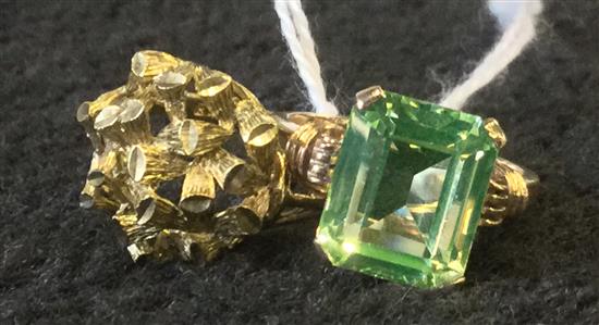 9ct gold & tourmaline ring & a 9ct gold modernist ring